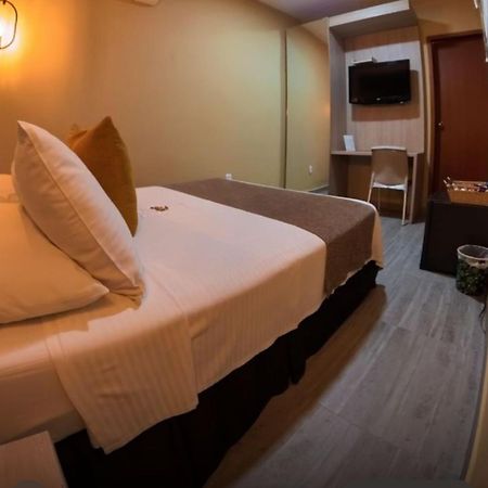 Hotel Prado 34 West Μπουκαραμάνγκα Εξωτερικό φωτογραφία