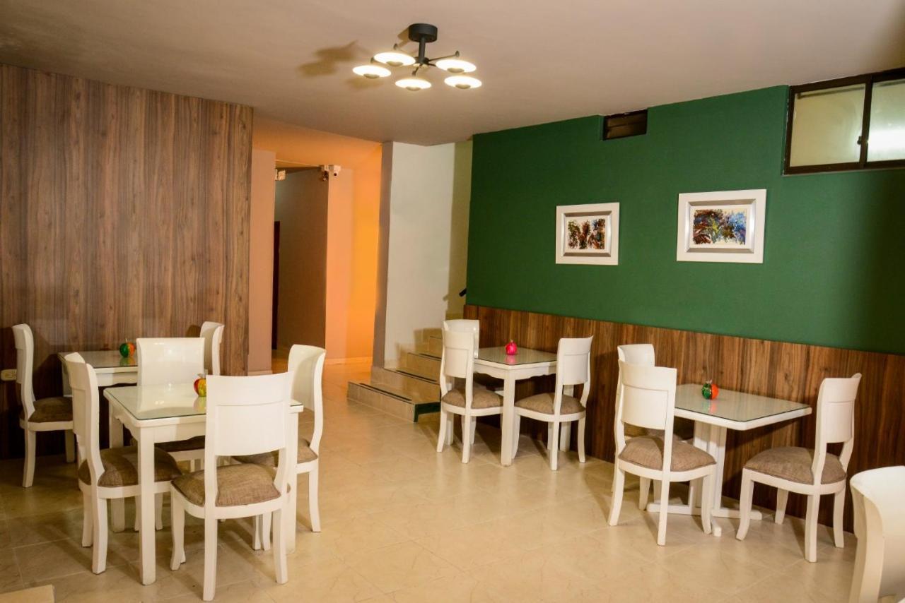 Hotel Prado 34 West Μπουκαραμάνγκα Εξωτερικό φωτογραφία