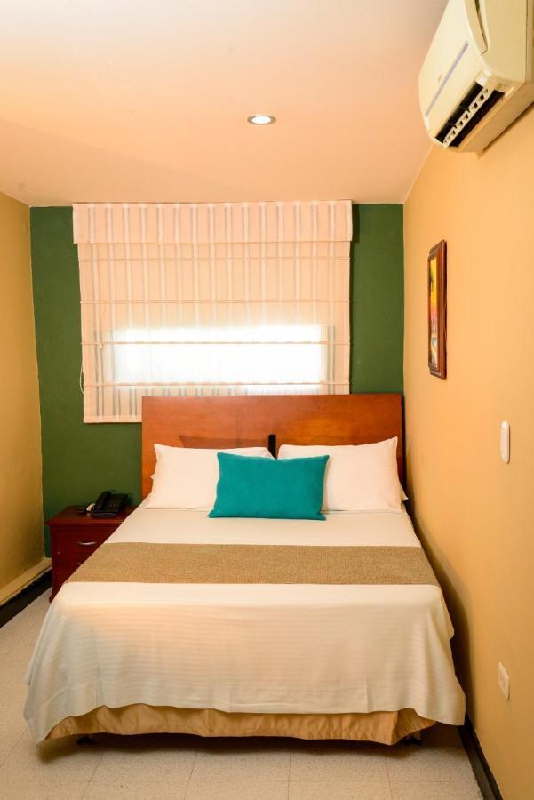 Hotel Prado 34 West Μπουκαραμάνγκα Εξωτερικό φωτογραφία