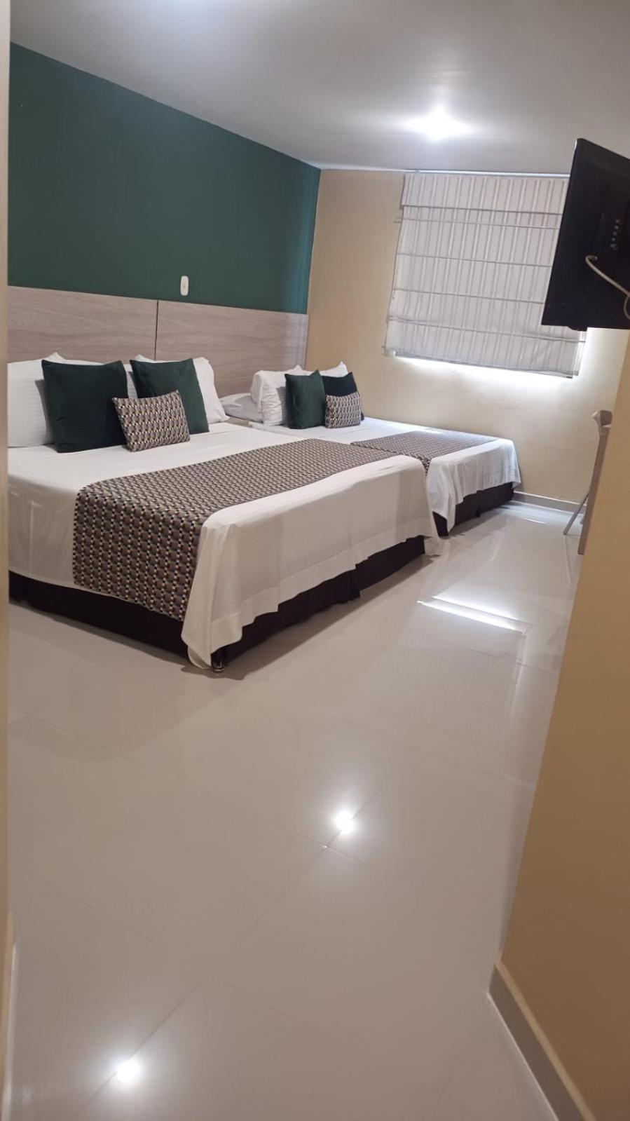 Hotel Prado 34 West Μπουκαραμάνγκα Εξωτερικό φωτογραφία
