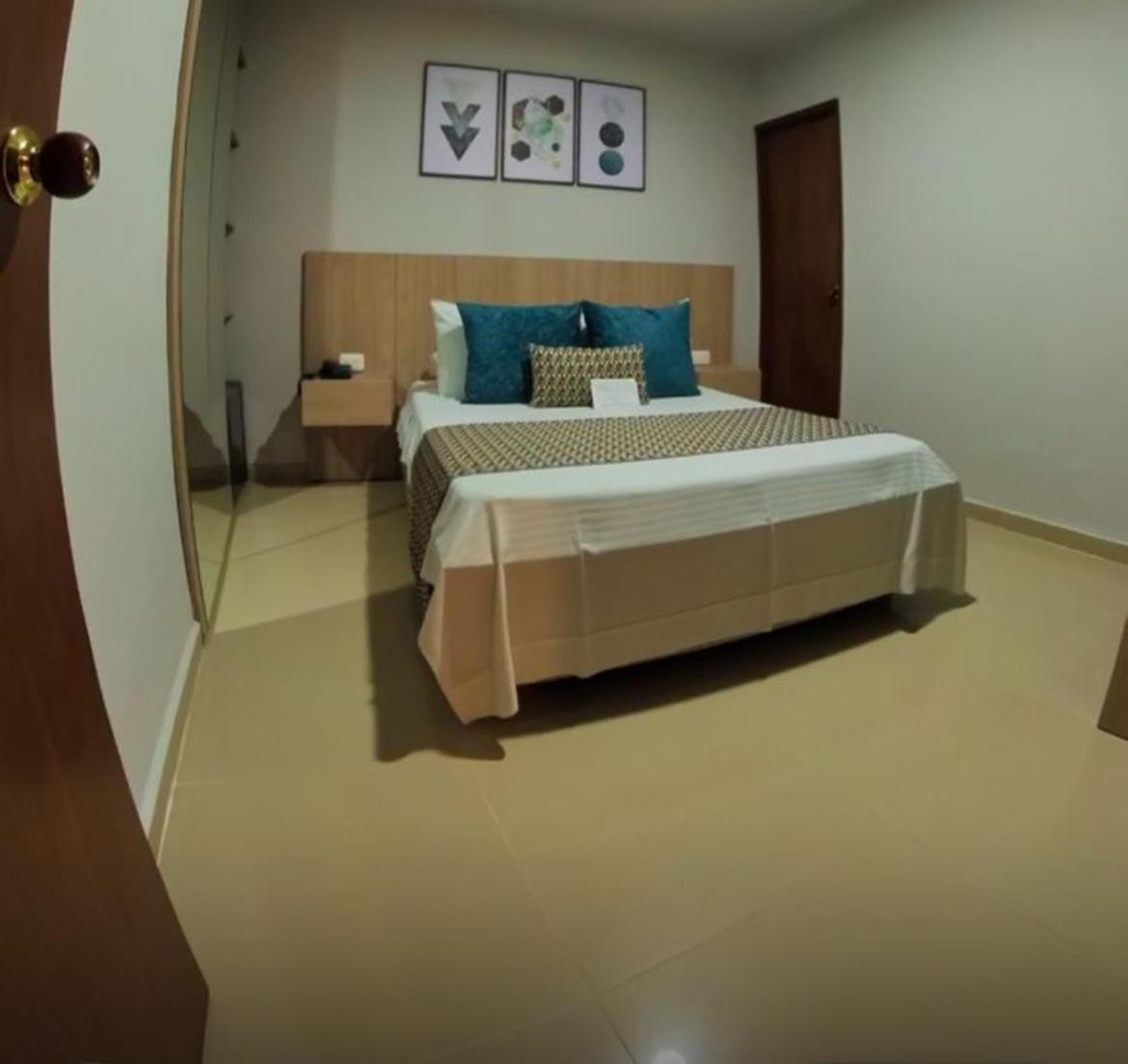 Hotel Prado 34 West Μπουκαραμάνγκα Εξωτερικό φωτογραφία