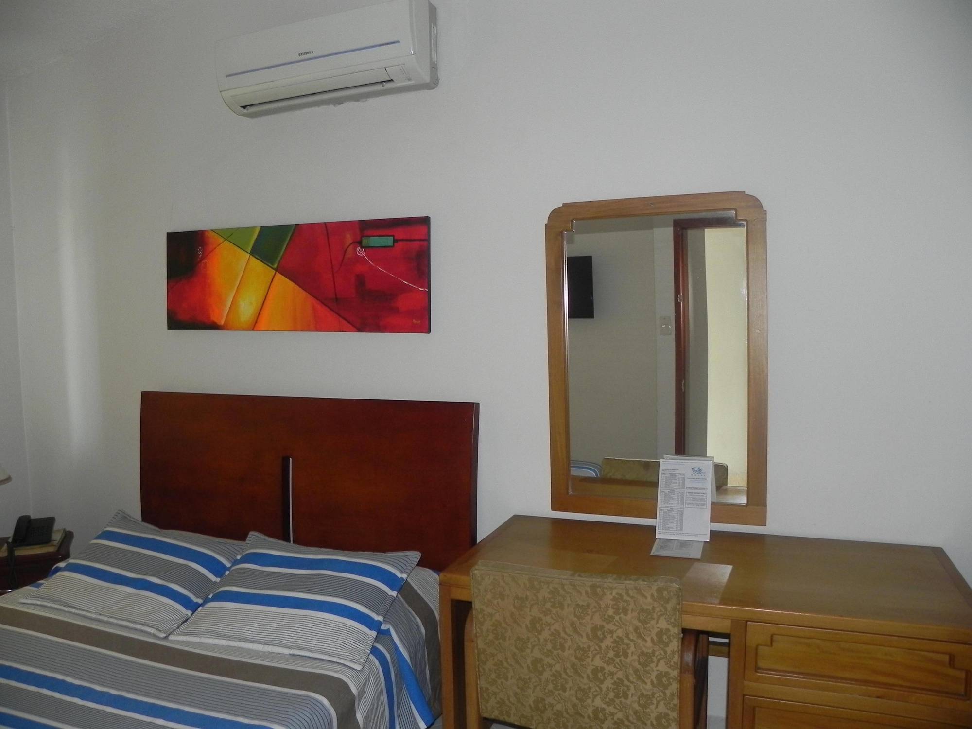 Hotel Prado 34 West Μπουκαραμάνγκα Εξωτερικό φωτογραφία