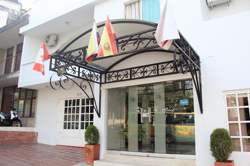 Hotel Prado 34 West Μπουκαραμάνγκα Εξωτερικό φωτογραφία